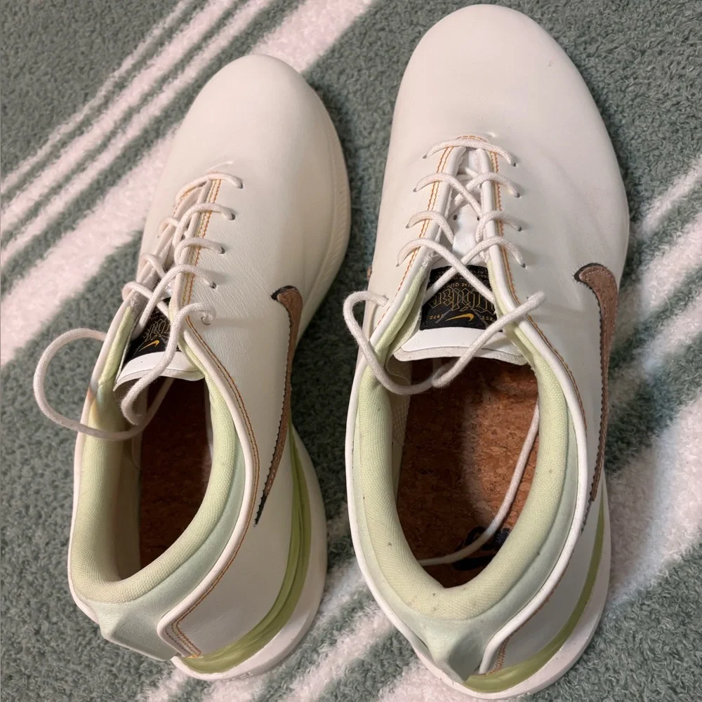 Nike Men's Sz 13 White and Tan Cork Golf Shoes - Picture 2 of 5